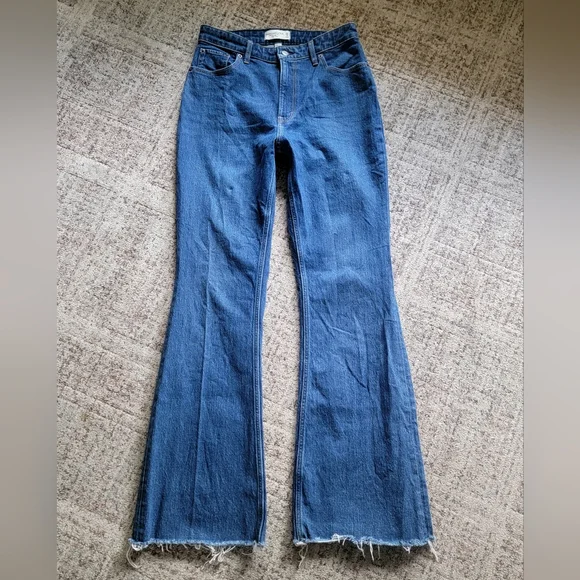 A&F Curve Love The Vintage Flare High Rise Jeans Raw Hem Size 29 Tall - Picture 4 of 15